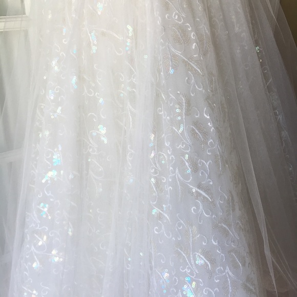 Vintage Wedding Dress - Picture 3 of 7